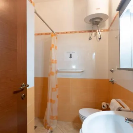 Dolce ベッド・アンド・ブレックファスト カステッルッツォ